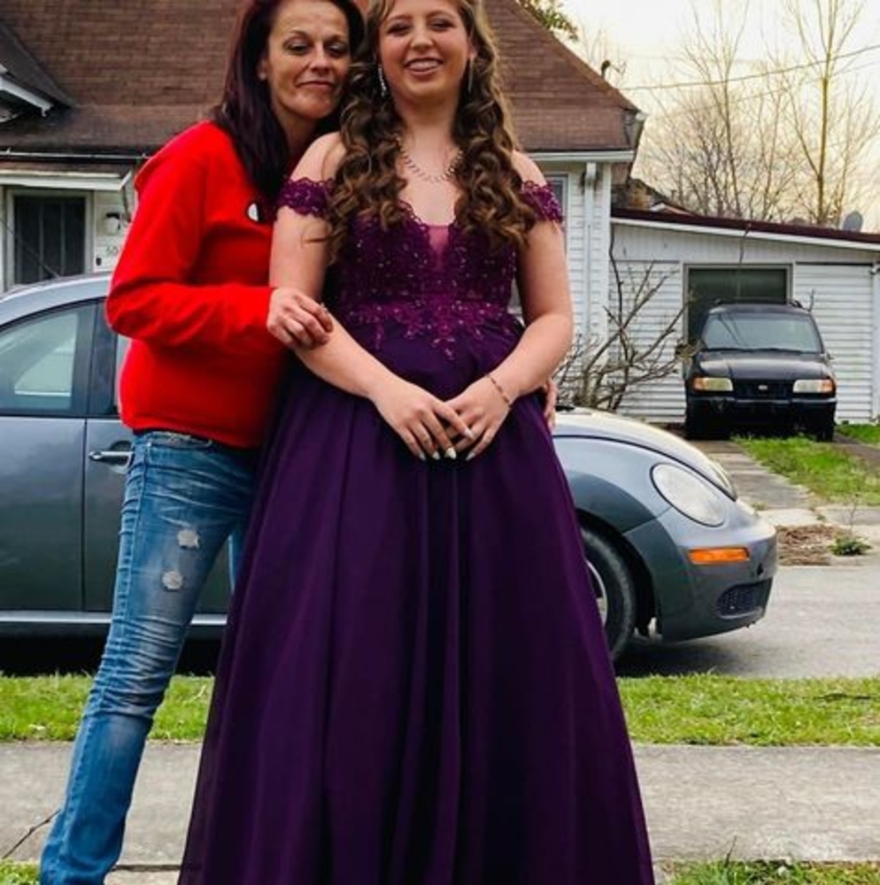 Meet your Posher, Angelia